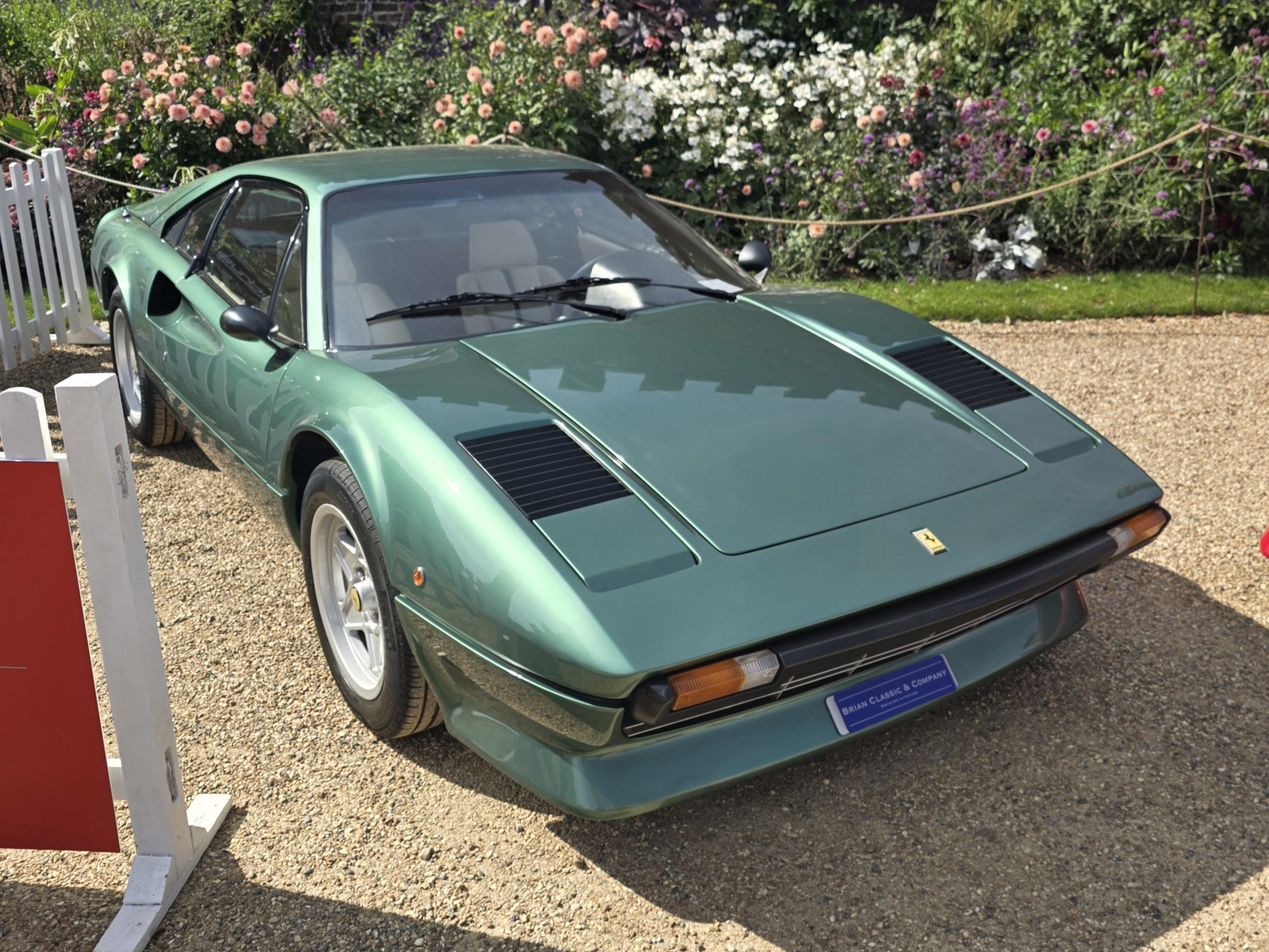 Ferrari 308 GTB — model reference photograph / 車種の参考イメージ