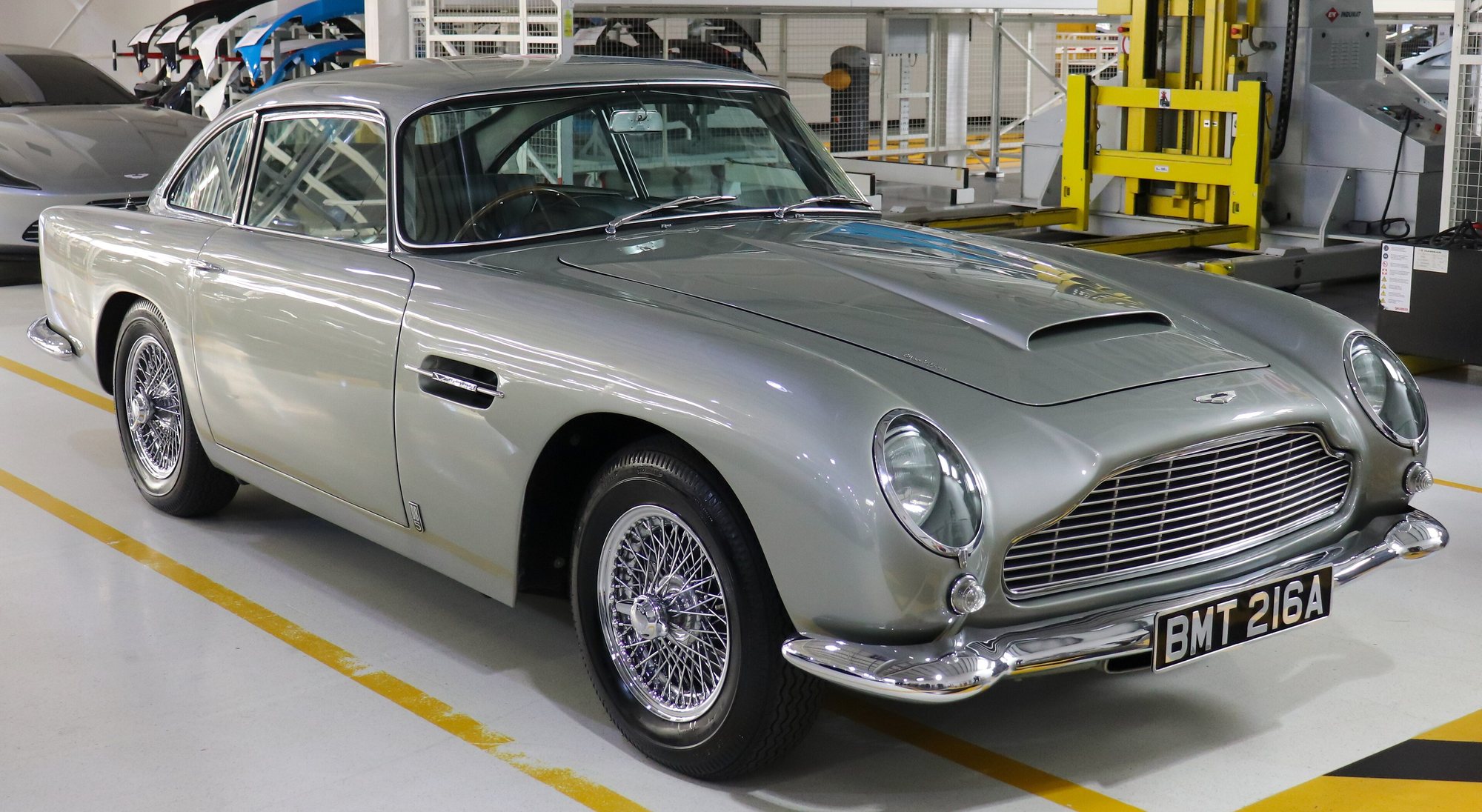 Aston Martin DB5 — model reference photograph / 車種の参考イメージ