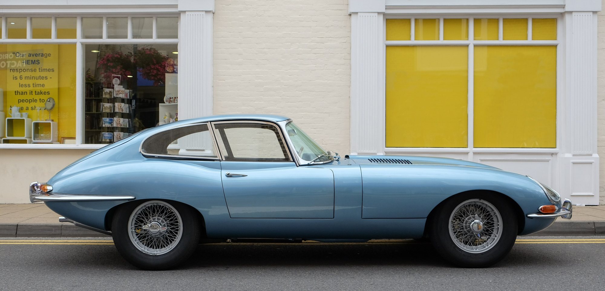 Jaguar E-Type Series 1 coupé (1964 shown) — model reference photograph / 車種の参考イメージ
