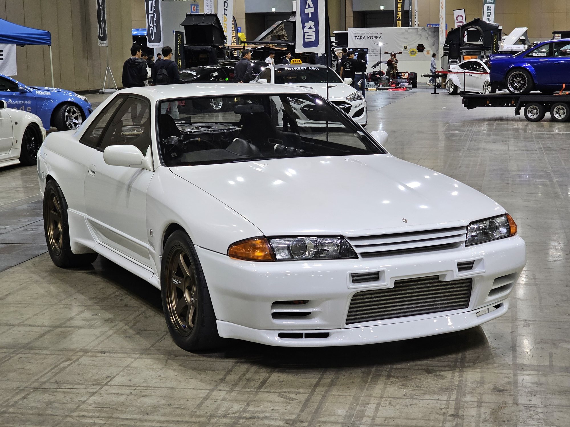 Nissan Skyline GT-R R32 — model reference photograph / 車種の参考イメージ