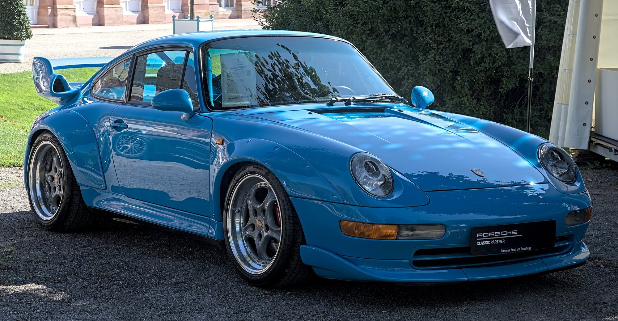Porsche 911 GT2 (993 Clubsport shown) — model reference photograph / 車種の参考イメージ